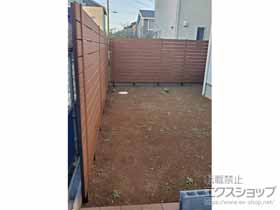 のフェンス・柵 マイティウッド デコII 120サイズ 横貼り13段H1800(1680) 隙間10mm 施工例