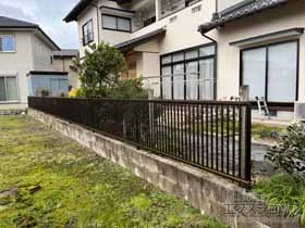 YKKAPのフェンス シンプレオフェンス10F型 縦格子32本 自由柱施工 施工例