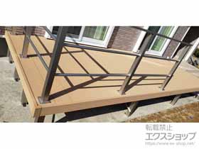 のウッドデッキ リウッドデッキ 200+ ルシアスデッキフェンスB03型 施工例