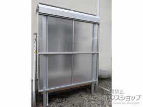 のテラス屋根 スピーネ R型 1500 テラスタイプ 単体 積雪〜50cm対応＋吊下げ物干しAセット＋前面スクリーン＋前面スクリーン ふさぎ材 施工例