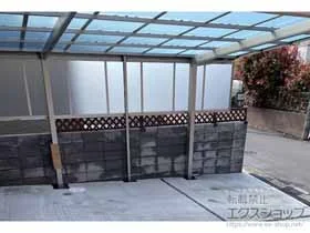 YKKAPのカーポート エフルージュ FIRST　積雪～20cm対応＋着脱式サポート柱＋サイドパネル（間柱付き 施工例
