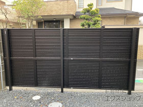 のフェンス・柵 シンプレオフェンス5F型 横目隠し 2段支柱 自立建て用 施工例