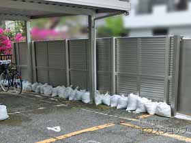 のフェンス・柵 ミエーネフェンス 目隠しルーバータイプ 2段支柱 自立建て用 施工例