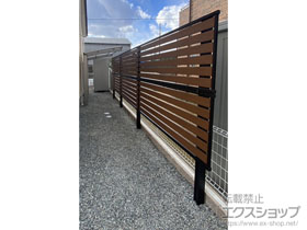のフェンス・柵 モクアルフェンス 横板タイプ 2段支柱 自立建て用 施工例