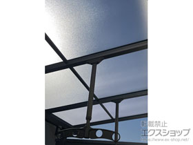 のバルコニー・ベランダ屋根 ソラリア F型 屋根タイプ 単体 積雪〜20cm対応+吊り下げ式上下可動物干し 標準 2本入り 施工例