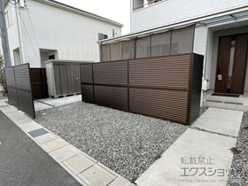 のフェンス・柵 ミエーネフェンス 目隠しルーバータイプ 2段支柱 自立建て用（パネル2段） 施工例