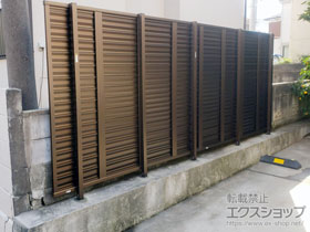 のフェンス・柵 シンプレオフェンス13F型 ルーバー 自由柱施工 施工例