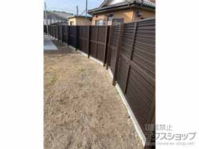 のフェンス・柵 ミエーネフェンス 目隠しルーバータイプ 2段支柱 自立建て用 施工例