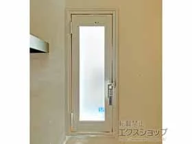 LIXIL リクシル(トステム)の内窓（二重窓・二重サッシ） インプラス 開き窓 外観右吊元 施工例