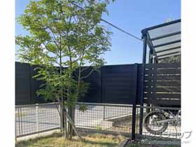 のフェンス・柵 モクアルフェンス 目隠しタイプ 上段のみ自立建て用 施工例