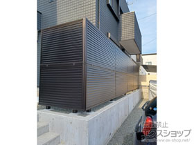 のフェンス・柵 ミエーネフェンス 目隠しルーバータイプ 2段支柱 自立建て用 施工例