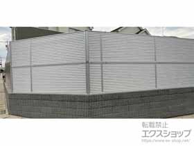 のフェンス・柵 ミエーネフェンス 目隠しルーバータイプ 2段支柱 自立建て用 施工例
