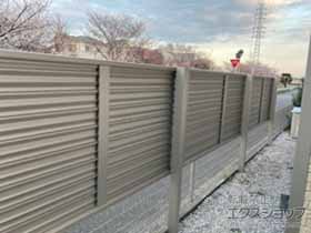 のフェンス・柵 ミエーネ目隠しルーバーフェンス 上段のみ設置 自立建て用 施工例