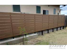 のフェンス・柵 プラド/one ジョイント有り 横貼り9段 H2000（パネルH1,450）隙間10mm 施工例
