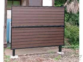 Value Selectのフェンス モクアルフェンス 目隠しタイプ 2段支柱 自立建て用 (パネル2段) 施工例
