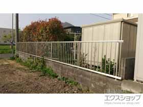 のフェンス・柵 シンプレオフェンスT2型 縦格子16本・自由柱施工 施工例
