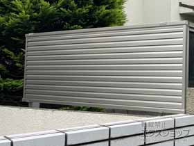 のフェンス・柵 ミエーネ目隠しルーバーフェンス 上段のみ設置 自立建て用 施工例
