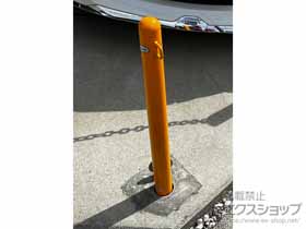 のカーゲート スペースガード(車止め) R60型 取外し式 フタ付き・キーなし スチール製 施工例