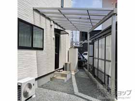 のテラス屋根 ソラリア F型 テラスタイプ 単体 積雪〜20cm対応*前面台形納まり＋ソラリア 吊り下げ式 固定物干しセット 施工例
