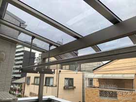 のバルコニー・ベランダ屋根 テラスVS R型 屋根タイプ 単体 積雪〜30cm対応＋吊り下げ物干しAセット 施工例