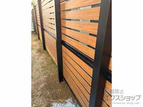 のフェンス・柵 モクアルフェンス 横板タイプ 2段支柱 自立建て用 施工例