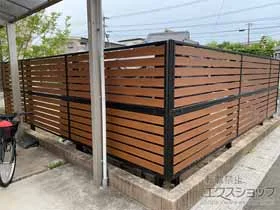 Value Selectのフェンス・柵・塀 モクアルフェンス 横板タイプ 2段支柱 自立建て用 施工例