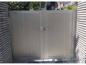 の門扉 シンプレオ門扉6型 たて目隠し 両開き 門柱使用 施工例