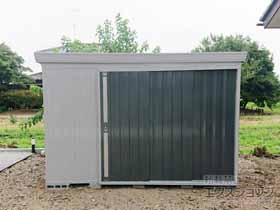 の物置・屋外倉庫 FORTA屋根傾斜変更タイプ 一般型 3050×2210×2085 FK-3022S-CG 施工例