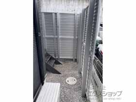 のフェンス・柵 ミエーネフェンス 目隠しルーバータイプ 2段支柱 自立建て用 施工例
