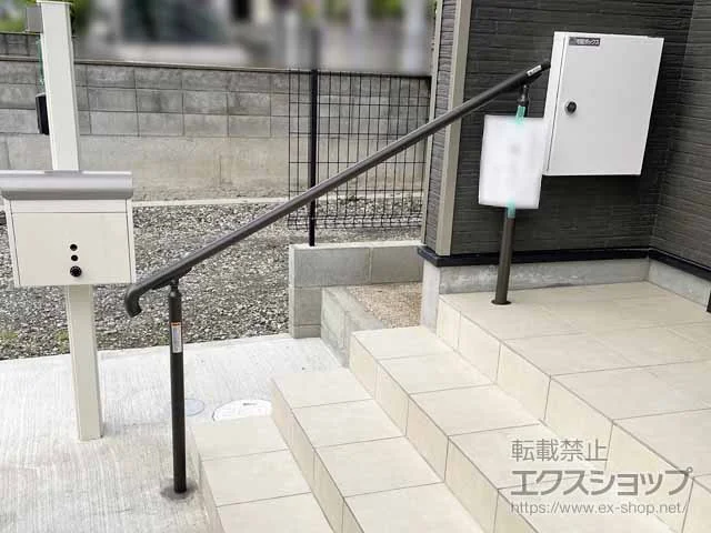 LIXIL(リクシル)の グリップライン 歩行補助手すり 施工例