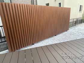 愛知県稲沢市の三協アルミのフェンス・柵・塀 エルファード片面 Ｍ5型 角度板格子 高尺タイプ フリー支柱タイプ 施工例