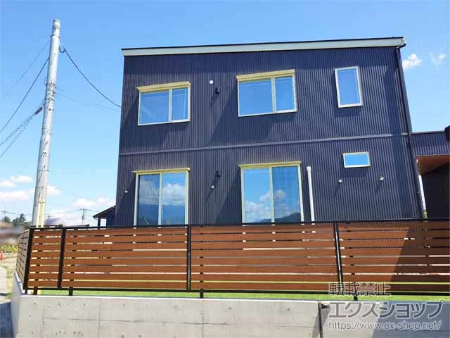 Value Selectのフェンス・柵・塀 モクアルフェンス 横板タイプ 自由柱施工 施工例