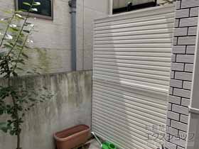 のフェンス・柵 ミエーネフェンス 目隠しルーバータイプ 2段支柱 自立建て用 施工例