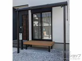 YKKAPのテラス屋根 ソラリア R型 テラスタイプ 単体 積雪～20cm対応+吊り下げ式上下可動物干し 着脱機能なし 施工例