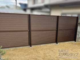 のフェンス・柵 ミエーネフェンス 目隠しルーバータイプ 2段支柱 自立建て用 施工例