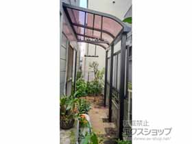 のテラス屋根 ソラリア R型 テラスタイプ 単体 積雪〜20cm対応＋前面パネル＋吊り下げ式固定物干し 施工例