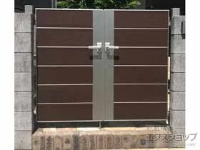 YKKAPの門扉 ルシアス門扉W06型 横目隠し 両開き 複合カラー 門柱使用 施工例