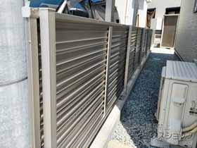 のフェンス・柵 ミエーネフェンス 目隠しルーバータイプ 自由柱施工 施工例