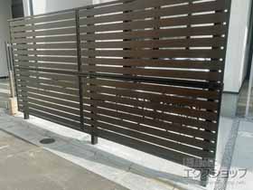 のフェンス・柵 モクアルフェンス 横板タイプ 2段支柱 自立建て用 施工例