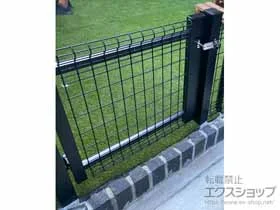 三協アルミの門扉 ユメッシュHR型門扉 片開き アルミ角型門柱 施工例