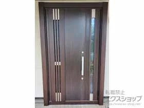 LIXIL リクシル(トステム)の玄関ドア リシェント玄関ドア3 M83型 断熱K2仕様 親子仕様(ランマ無)外観左吊元 ※手動仕様 施工例