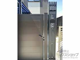 のフェンス・柵 スクリーンファンクションユニット プログコートタイプ 2世帯仕様（縦） 施工例