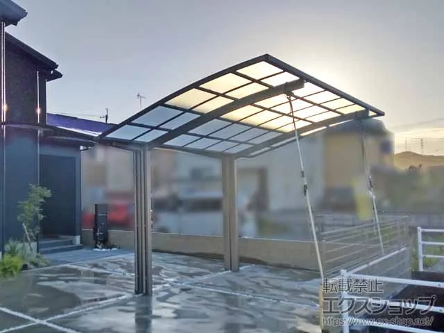 LIXIL(リクシル)のカーポート ネスカR (ラウンドスタイル) Y合掌 積雪～20cm対応 施工例