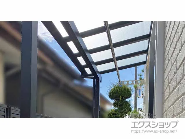 YKKAPのテラス屋根 ソラリア F型 1500 テラスタイプ 単体　積雪～50cm対応+ソラリア デッキ納まり用テラス柱カバー 施工例