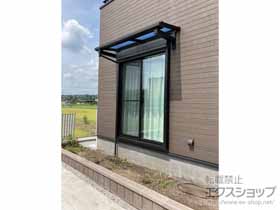 群馬県高崎市のYKKAPのテラス屋根 ソラリア F型 ルーフタイプ 単体積雪～20cm対応 施工例