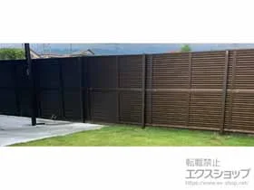 Value Selectのフェンス・柵・塀 ミエーネフェンス 目隠しルーバータイプ 2段支柱 自立建て用 施工例