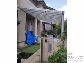 岐阜県岐阜市のYKKAPのテラス屋根 ソラリア F型 ビッグサイズ 単体 積雪～20cm対応＋前面パネル 施工例