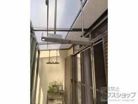 LIXIL(リクシル)のテラス屋根 スピーネ F型 テラスタイプ 連棟 積雪～20cm対応＋吊り下げ物干しAセット 施工例