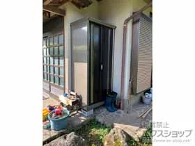 イナバの物置・収納・屋外倉庫 ナイソーシスター　900×580×1903 KMW-096E-P-CB 施工例