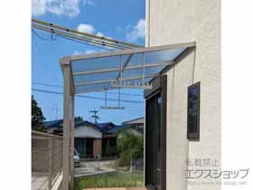 YKKAPのテラス屋根 ソラリア F型 テラスタイプ 単体 積雪～20cm対応＋吊り下げ式固定物干し 施工例